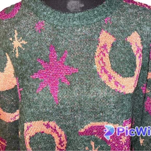ENTRO NAOMI oversized GREEN COWGIRL SWEATER- 
Small - Picture 6 of 10